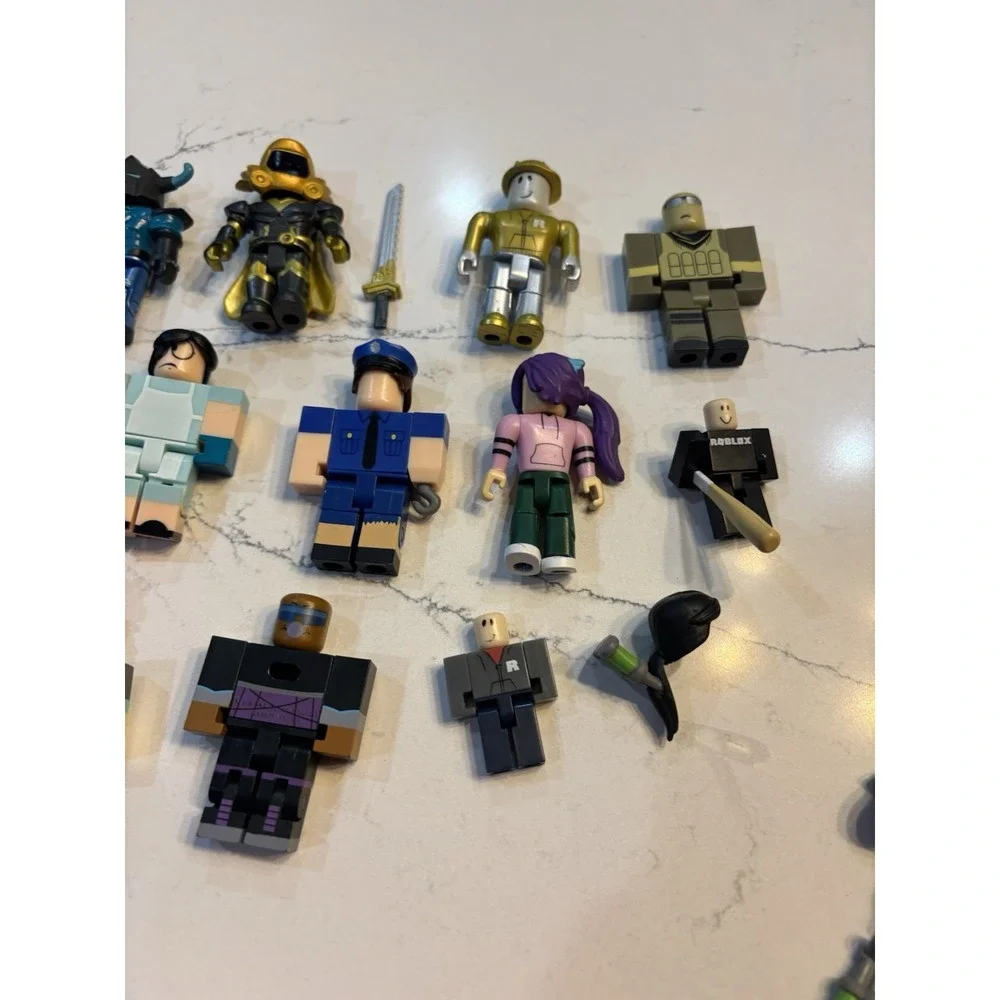 Roblox Mixed Figures & Accessories Lot Of 15 Figures Mostly Complete With Parts